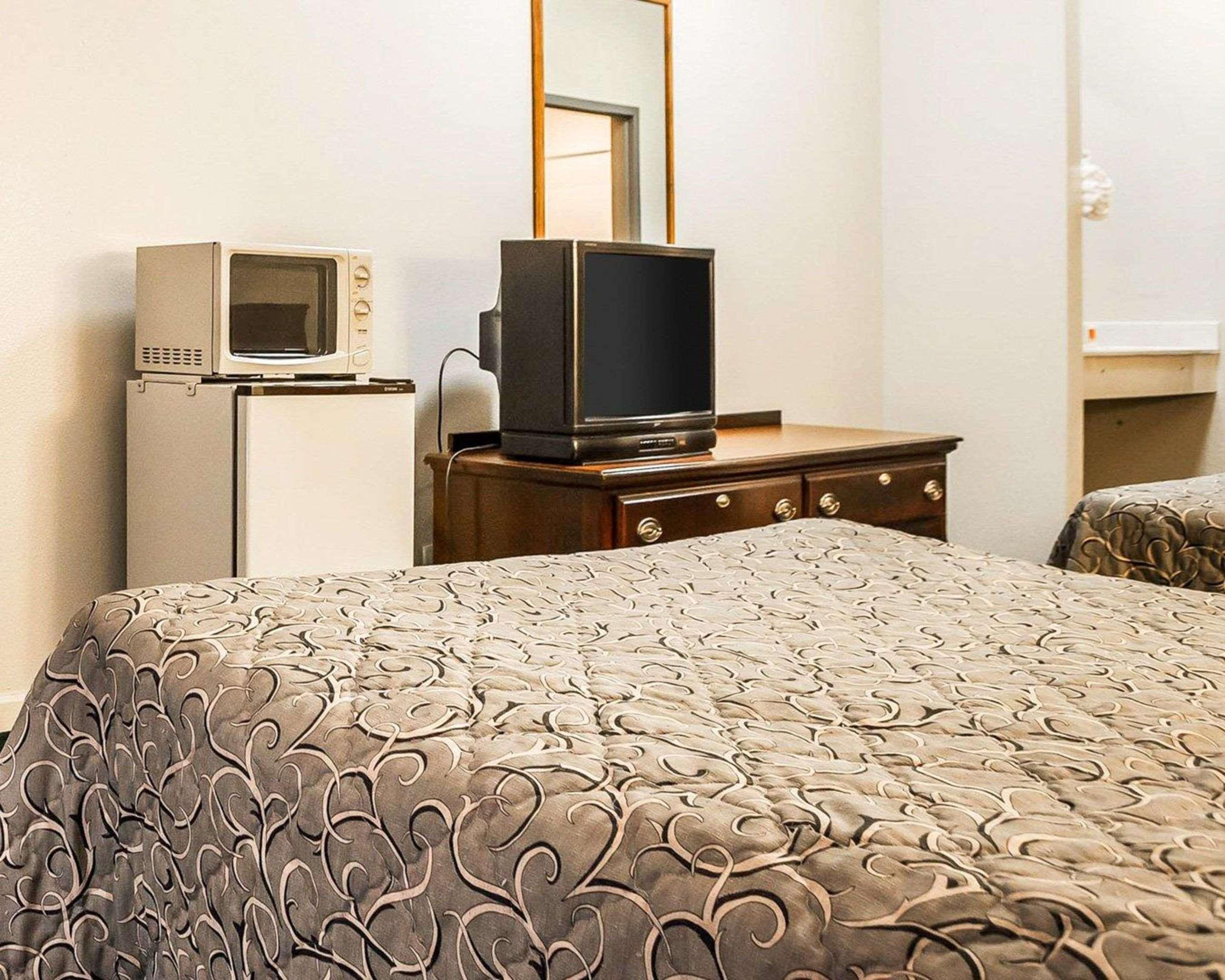 Econo Lodge Inn & Suites Granite City Dış mekan fotoğraf