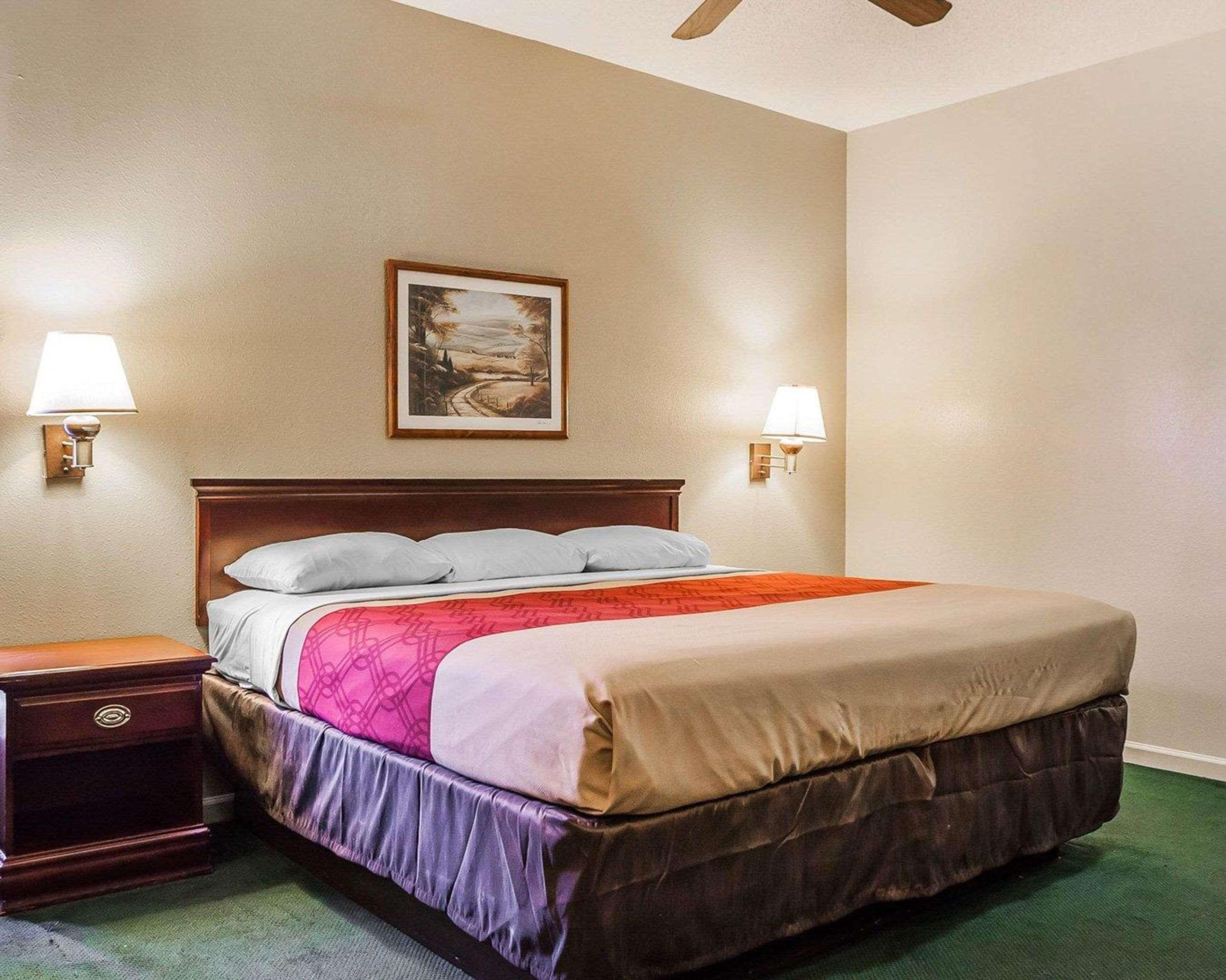 Econo Lodge Inn & Suites Granite City Dış mekan fotoğraf