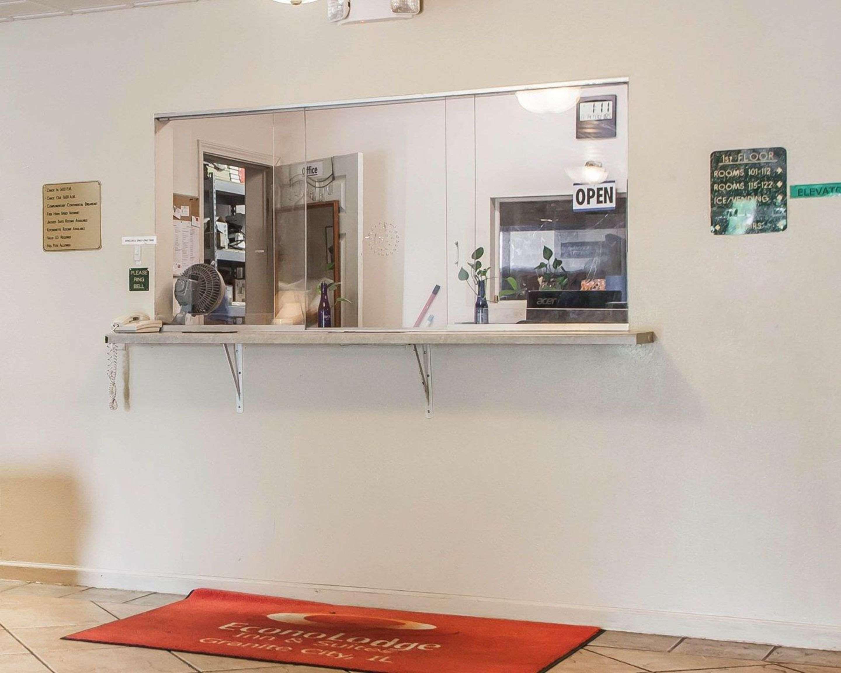 Econo Lodge Inn & Suites Granite City Dış mekan fotoğraf