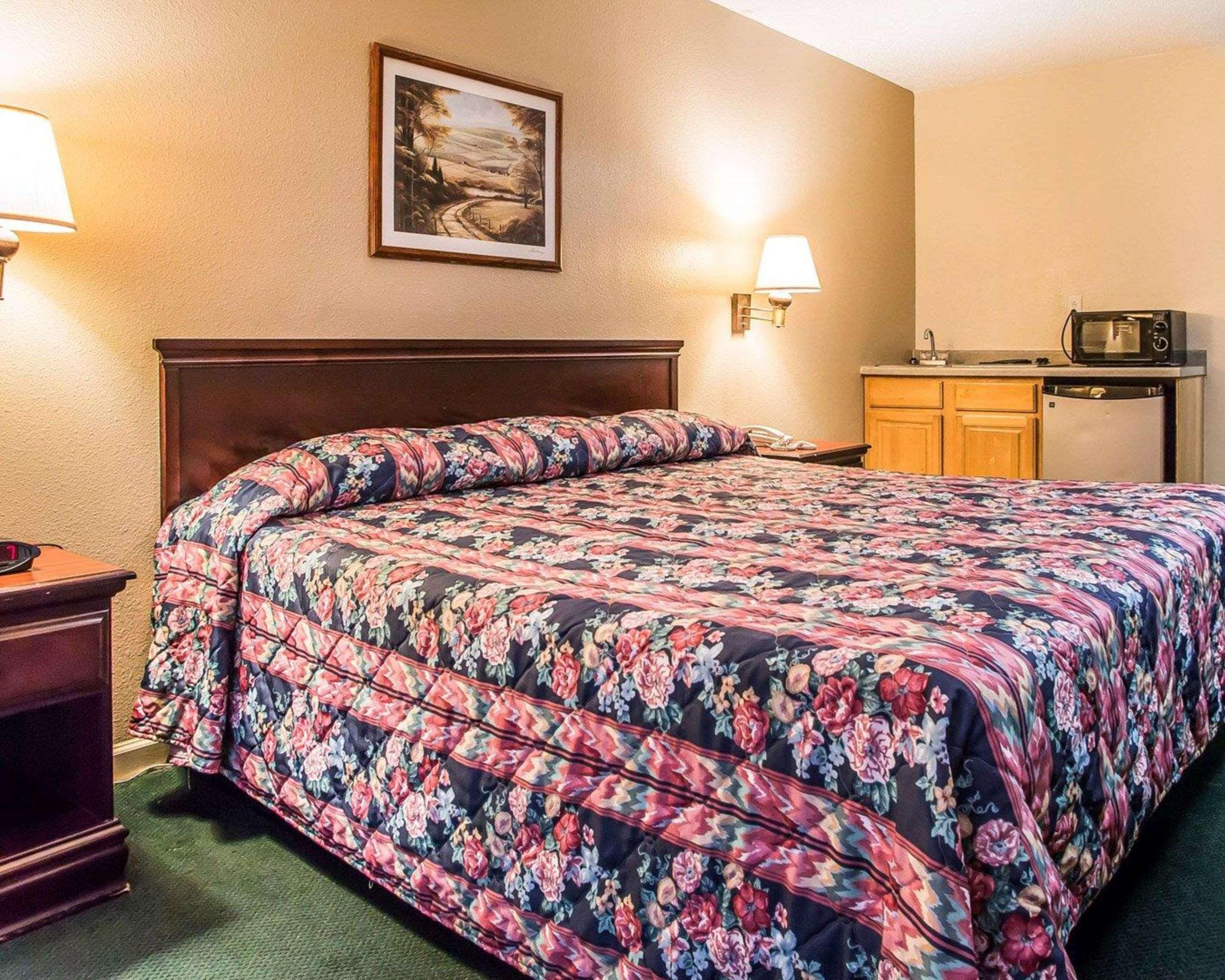 Econo Lodge Inn & Suites Granite City Dış mekan fotoğraf