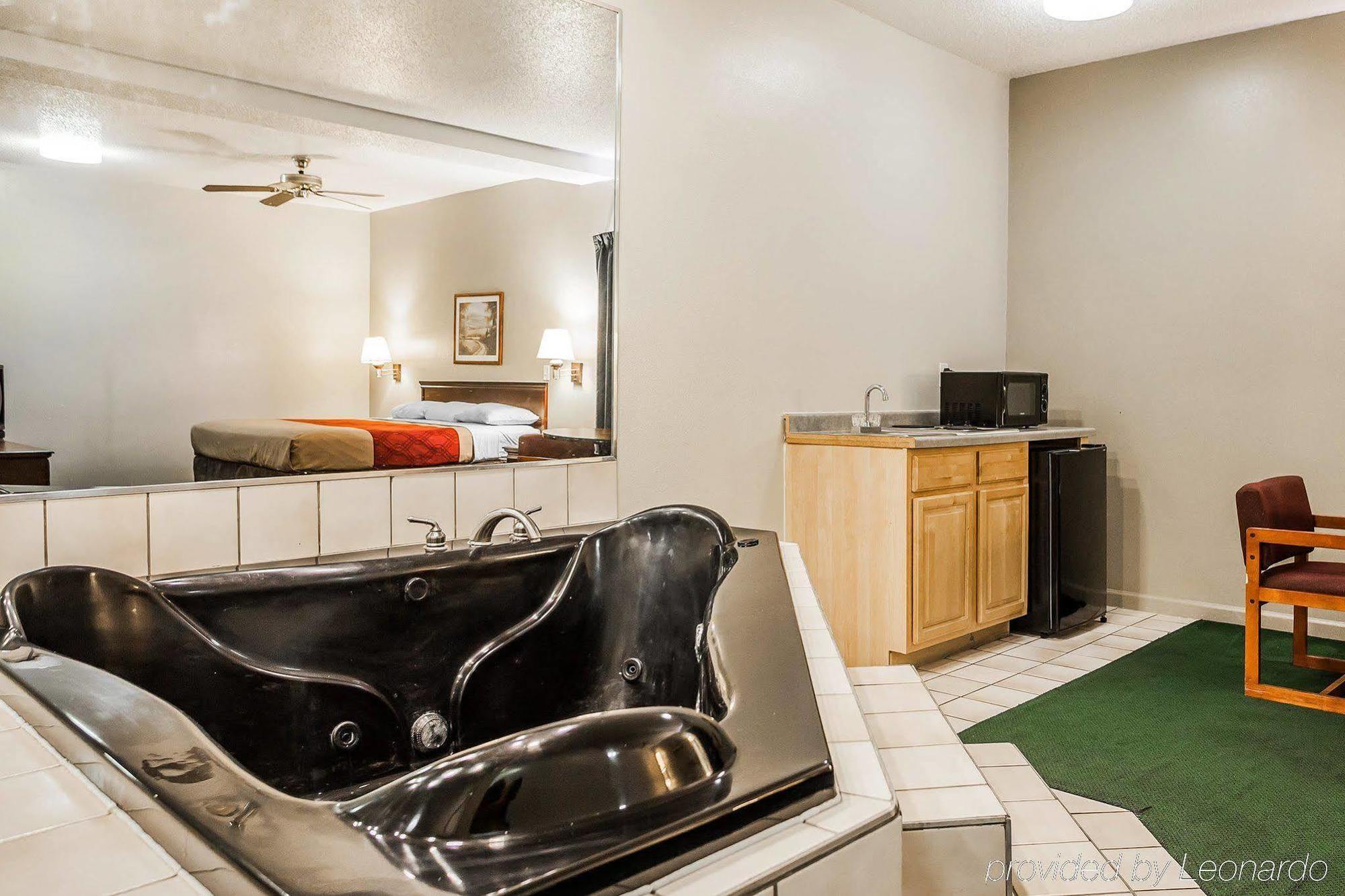 Econo Lodge Inn & Suites Granite City Dış mekan fotoğraf